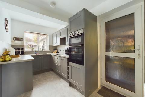 67 Finlay Road, Gloucester, GL4 6TW