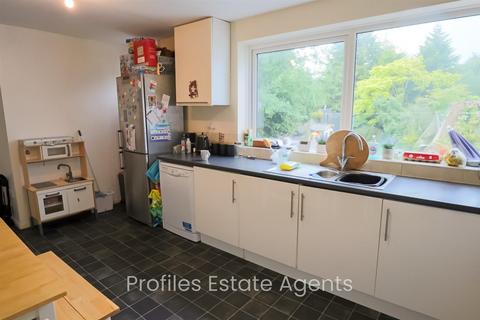 3 bedroom semi-detached house for sale, Brookside, BURBAGE