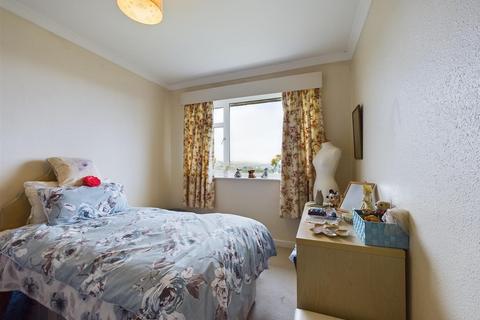 2 bedroom apartment for sale, Queen Margarets Road, Scarborough YO11