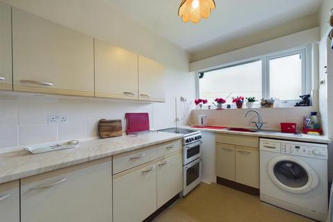 2 bedroom apartment for sale, Queen Margarets Court, Scarborough YO11