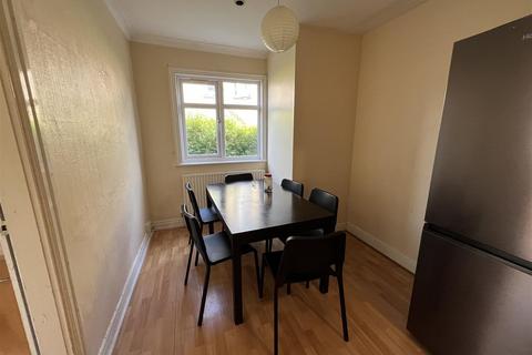 1 bedroom in a house share to rent, Drummond Avenue, Headingley, Leeds, LS16 5JZ