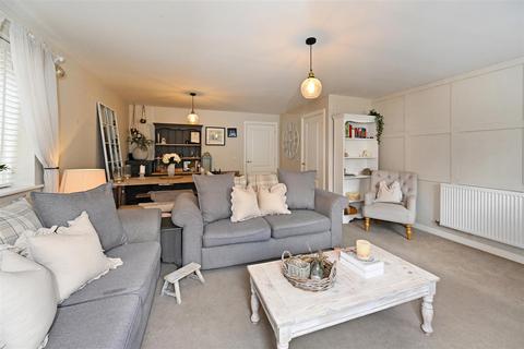 3 bedroom end of terrace house for sale, Vespasian Close, Westhampnett