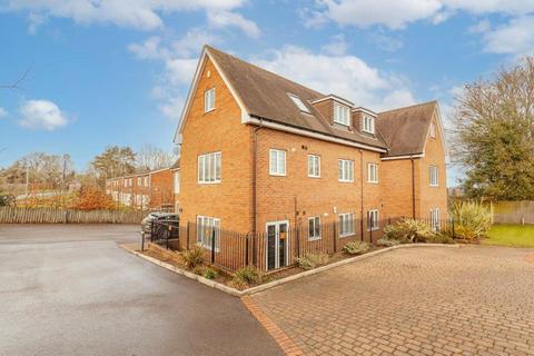 2 bedroom penthouse for sale, Monteagle Lane, Yateley GU46