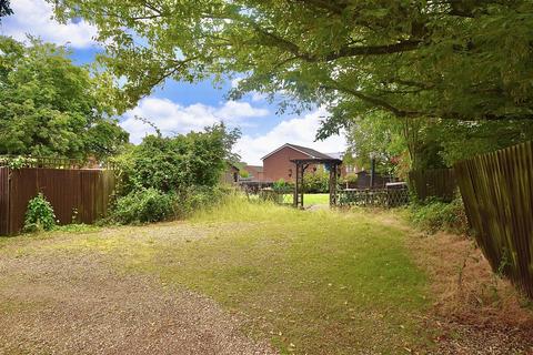 2 bedroom end of terrace house for sale, Church End, Newton Longville, MK17 0AG