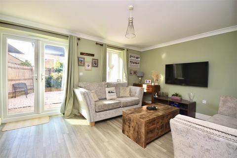 43 Plover Road, Leighton Buzzard, LU7 4AW
