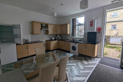 6 bedroom terraced house for sale, 19 Lord Street, Halifax, HX1 5AE