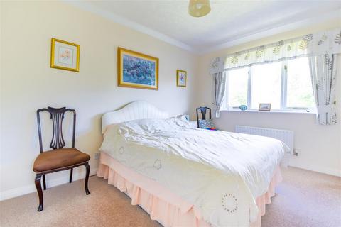 65 Mill Rise, Robertsbridge, TN32 5EG