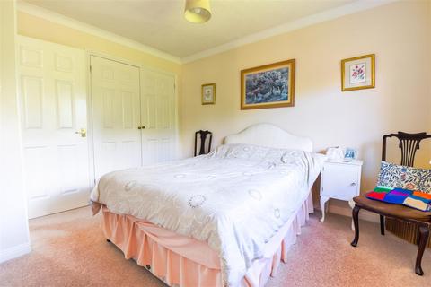 65 Mill Rise, Robertsbridge, TN32 5EG