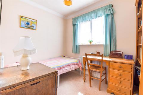 65 Mill Rise, Robertsbridge, TN32 5EG