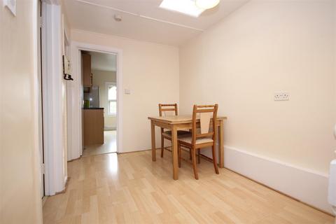 2 bedroom flat to rent, Alfred Road, Acton, W3 6LH