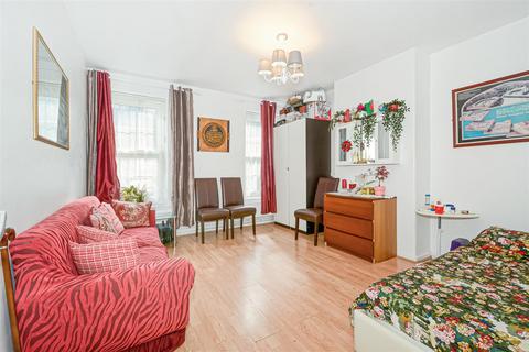 2 bedroom flat for sale, Blackwood House, Collingwood Street, London