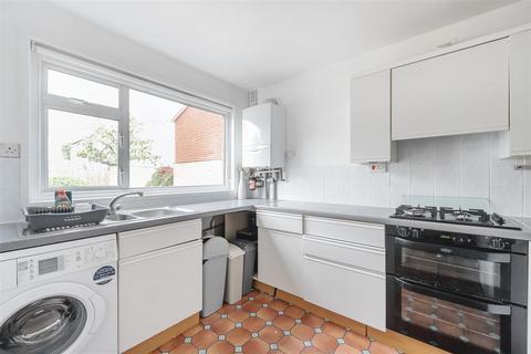 3 bedroom end of terrace house for sale, Chiswick Close, Croydon