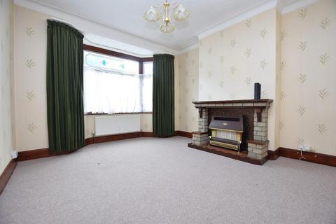 4 bedroom house to rent, Belfairs Drive, Romford, RM6