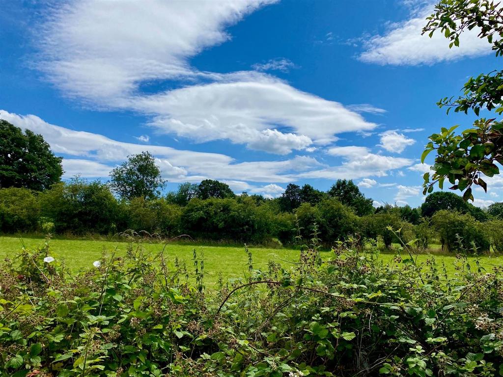 Bramleys Estate Agents - Rowley Lane - Lepton - Fi