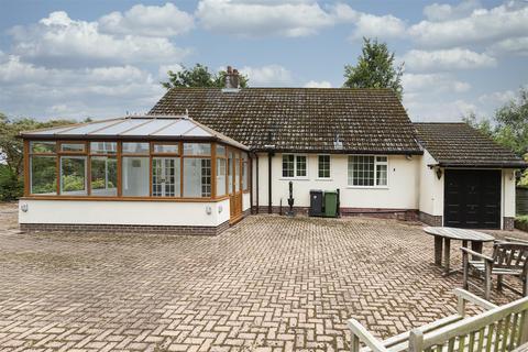3 bedroom detached bungalow for sale, Alwen Avenue, Huddersfield