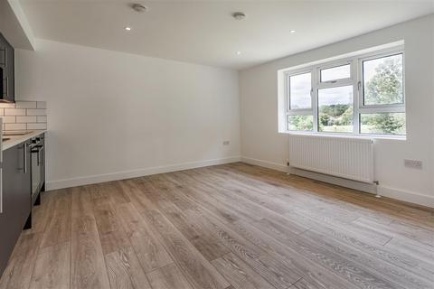 2 bedroom flat for sale, Western Avenue, Epping