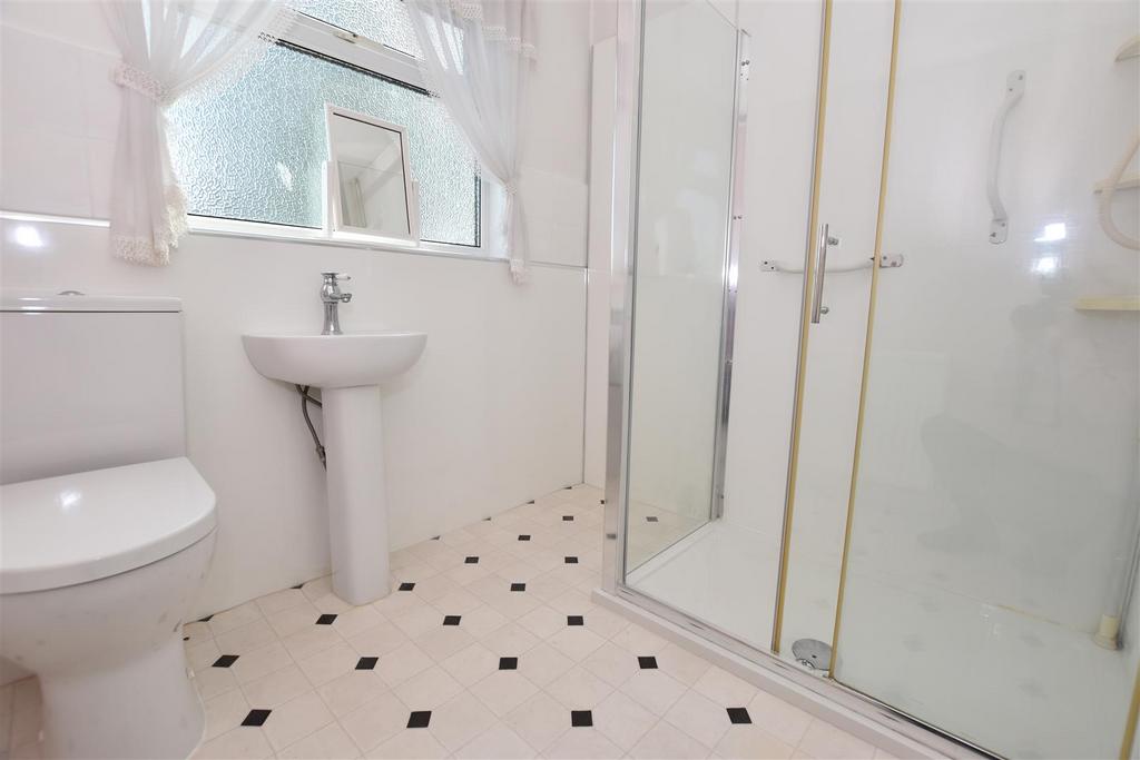 Shower Room.JPG