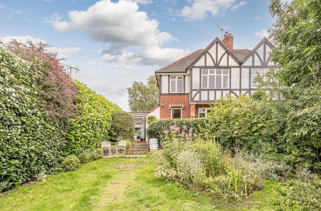 Dunsley Croft, Dunsley Drive, Kinver... 3 bed semidetached house for