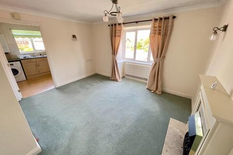 2 bedroom apartment for sale, Bushmead Court, Hancock Drive, Luton, Bedfordshire, LU2 7GY