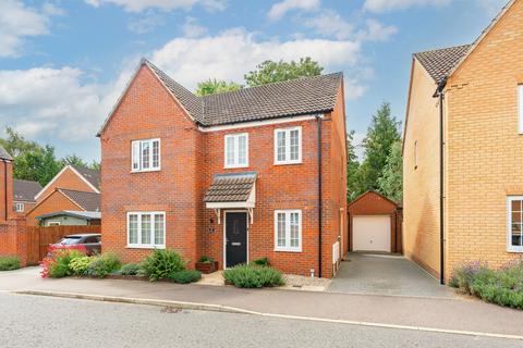 4 bedroom detached house for sale, Willow Close, Brundall