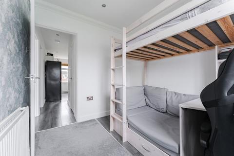 89 Meadow Way, Norwich, NR6 6XX