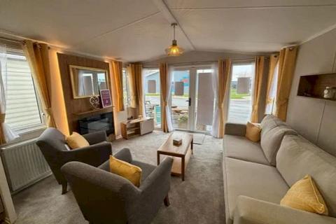 2 bedroom static caravan for sale, Solent Breezes Holiday Park, , Warsash SO31