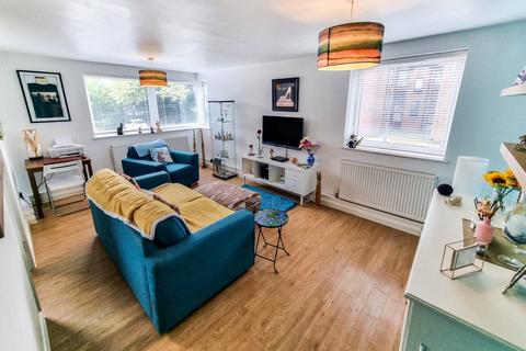 2 bedroom apartment for sale, Greyhound Close, Guildford GU12