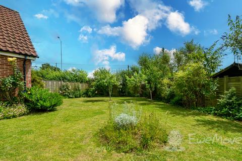 3 bedroom bungalow for sale, Thetford Road, Watton, Norfolk, IP25