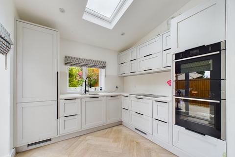 3 bedroom end of terrace house for sale, 39 Red Lion Lane, London