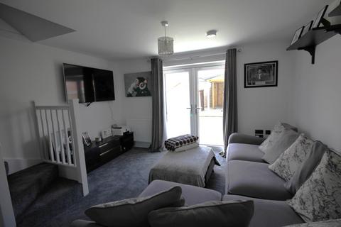 2 bedroom end of terrace house to rent, Scout Road, Weston-super-Mare