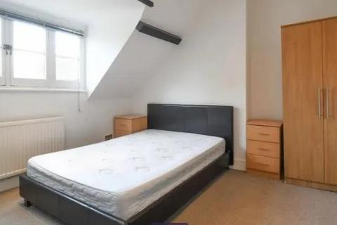 2 bedroom flat to rent, Stanley Gardens, Willesden Green