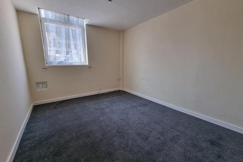 1 bedroom ground floor flat to rent, Trinity Street, Barry, The Vale Of Glamorgan. CF62 7EU