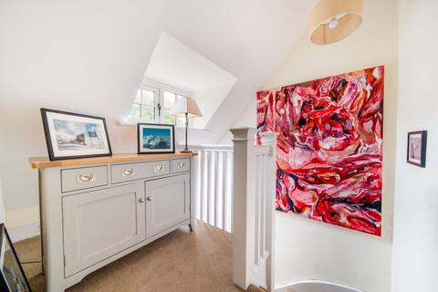 Heathcote House Pathfields, Haslemere, GU27 2BN