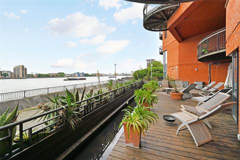 3 bedroom apartment for sale, Arnhem Place, London, E14