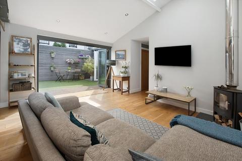 18 Friars Walk, Exeter, EX2 4AY