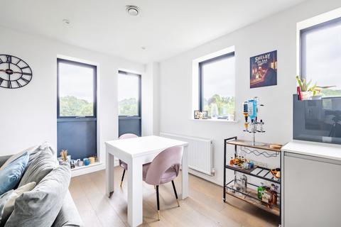 1 bedroom apartment for sale, Leaden Hill, Smitham Court, CR5