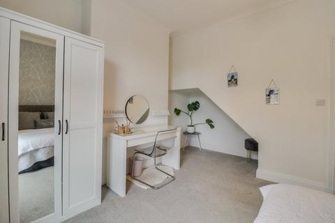87 Airedale View, Leeds, LS13 1JY