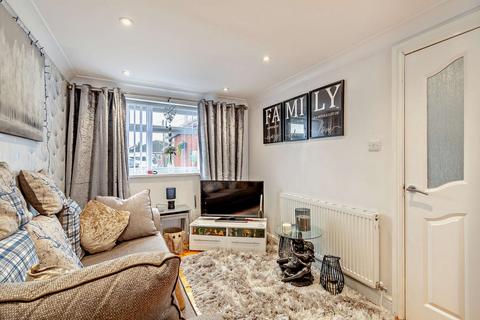 5 Balmoral Close, Wrexham, LL11 2RP
