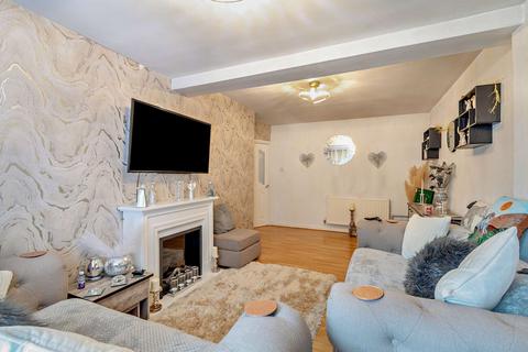 5 Balmoral Close, Wrexham, LL11 2RP