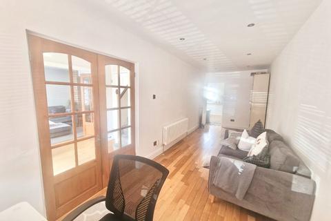 89 Birch Crescent, Hornchurch, RM11 2NQ