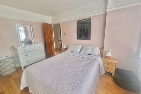 89 Birch Crescent, Hornchurch, RM11 2NQ