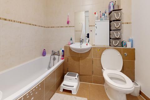 2 bedroom flat for sale, Veronica Gardens, SW16 5