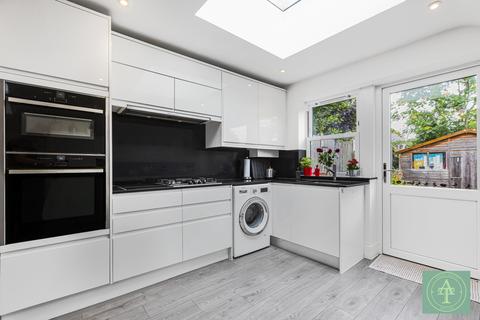 2 bedroom terraced house for sale, Eleanor Road, London, N11