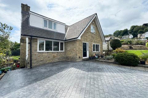 3 bedroom detached house for sale, Aireville Rise, Bradford, West Yorkshire