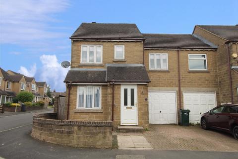 4 bedroom townhouse for sale, Osbourne Drive, Queensbury, Bradford, BD13