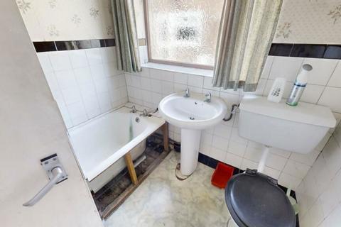 3 bedroom bungalow for sale, Rainham Drive, Manchester, Greater Manchester, M8 0NN