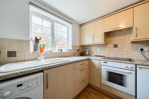 2 bedroom flat for sale, Newbury,  Berkshire,  RG14