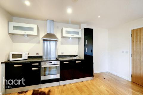 1 bedroom apartment for sale, Marsh Lane, Leeds