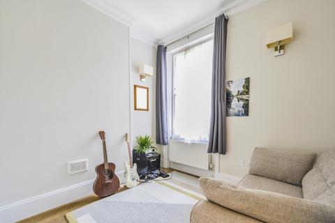 2 bedroom apartment to rent, Bradiston Road London W9