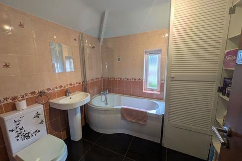 2 bedroom end of terrace house for sale, Oak Road, Kettering NN15
